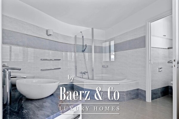 photo 25 Villa with view on Castelleras Castle