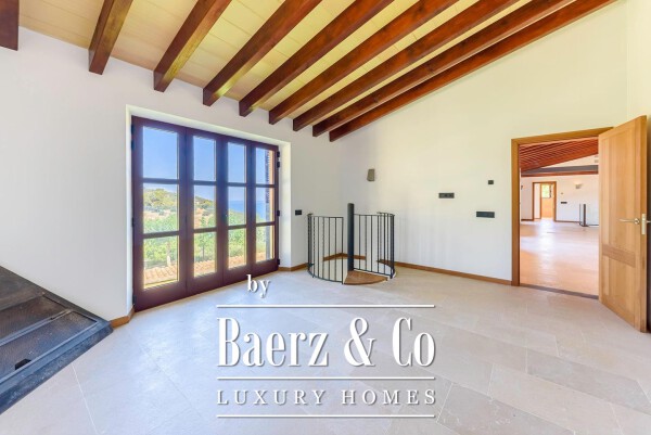 photo 4 Impressive Mansion with guest house, pool and sea views in Estellencs