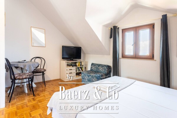 photo 9 The island of Brač, a stone house with a restaurant in a prime location