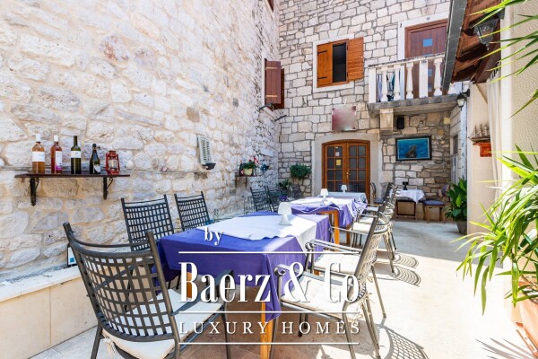 photo 16 The island of Brač, a stone house with a restaurant in a prime location
