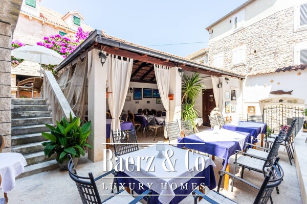 photo 17 The island of Brač, a stone house with a restaurant in a prime location