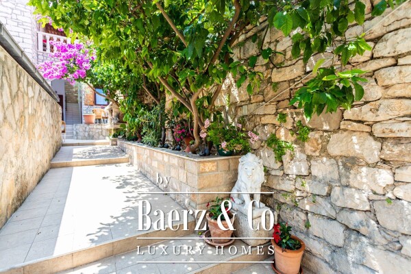 photo 21 The island of Brač, a stone house with a restaurant in a prime location