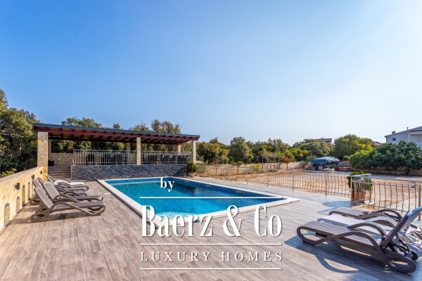 photo 6 Vinišće, house with swimming pool and 6 apartments with 1,000 m2 plot of land