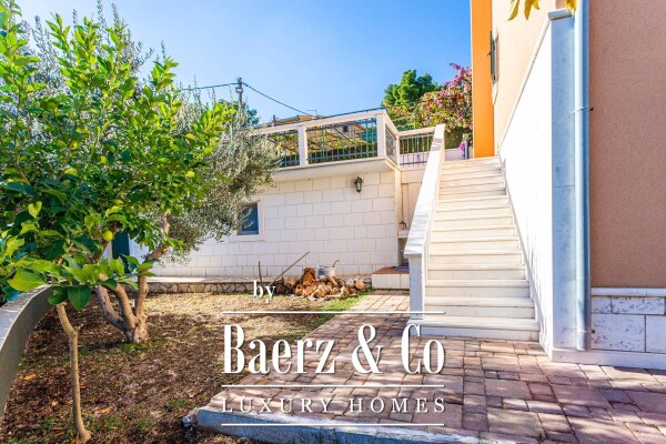 photo 6 Marina, house with 6 apartments with a beautiful view of the sea