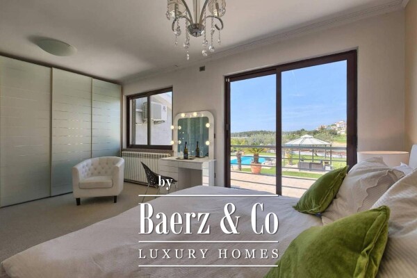 photo 19 Pula, beautiful villa with the best position - first row to the sea