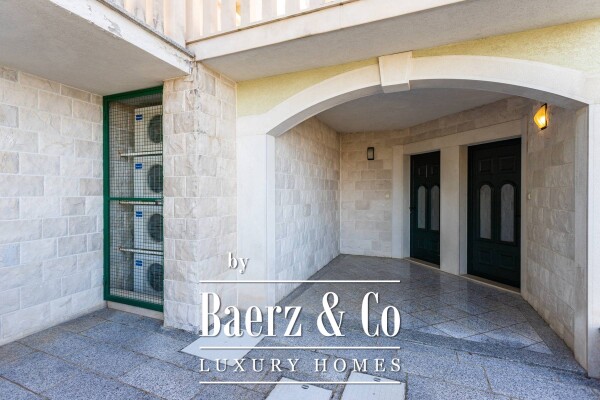 photo 23 Omiš, apartment house near the beach