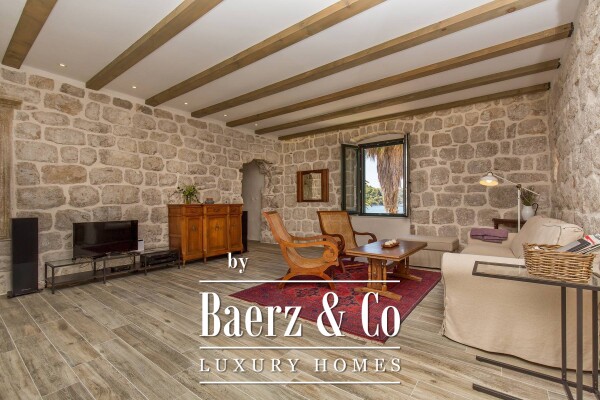 photo 6 Island of Šipan, stone house, first row to the sea