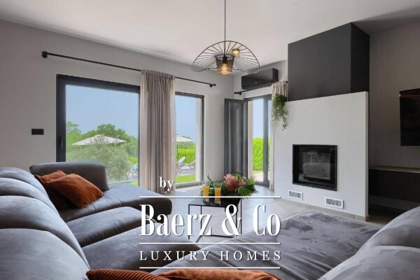 photo 5 Vižinada, a rustic villa with a pool and a panoramic view of the sea