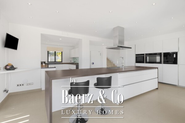 photo 19 Villa - Marbella East - Ref: 8321