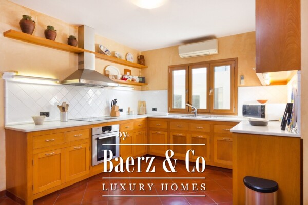 photo 13 LOVELY VILLA WITH SEA VIEWS IN CALAN BRUT