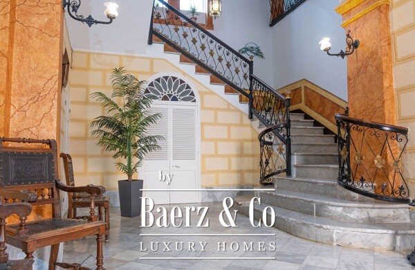 photo 2 MANSION HOUSE IN THE HEART OF THE OLD TOWN