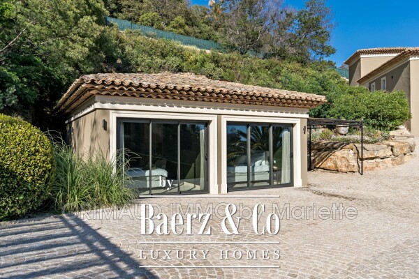 photo 9 villa on large plot with open view and sea view, completely