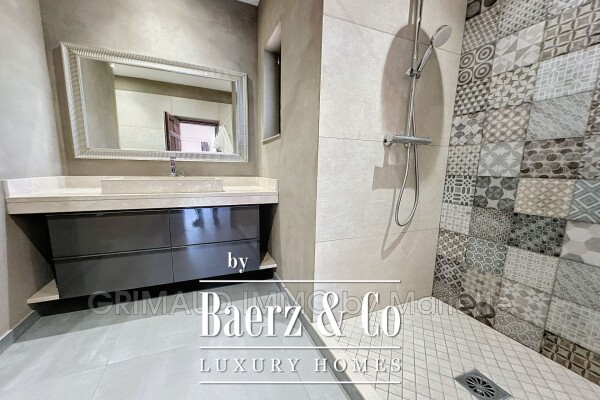 photo 15 Rare opportunity for a bed and breakfast: 7 rooms just steps