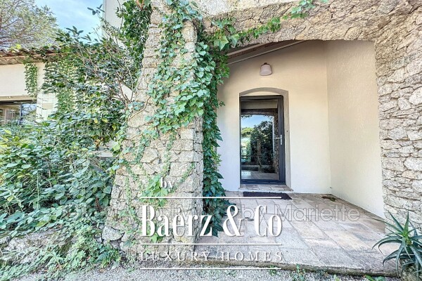 photo 6 beautiful renovated villa with swimming pool and 6 bedrooms