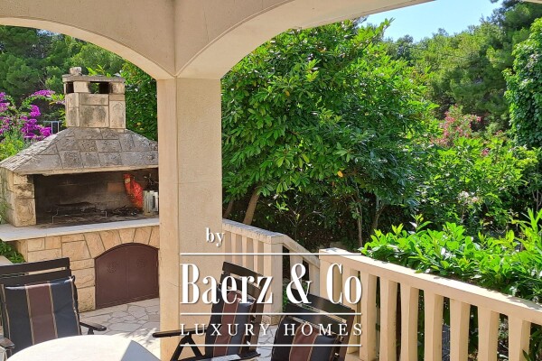 photo 5 Supetar, beautiful stone villa with 6 apartments near the sea