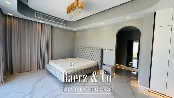 photo 8 Luxury Villa in Jumeirah Park with Canal View