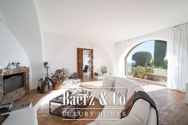 photo 4 Sumptuous Villa near Mougins with Panoramic Sea View