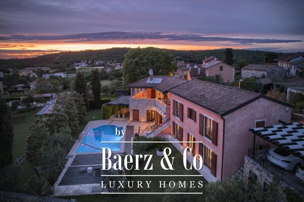 photo 3 Istra, Šorići, luxury Stone House 388m² with Pool and construction land 4621m2