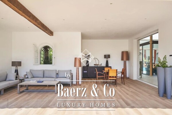 photo 8 Parks of St Tropez - Beautiful bastide – Large volumes