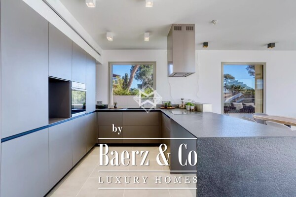 photo 6 Luxurious villa with sea view