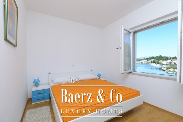 photo 34 Blace, first row to the sea, residential building