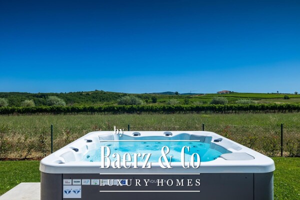 photo 10 Istria, Brtonigla, modern villa with swimming pool and jacuzzi