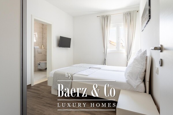 photo 7 Čiovo, Arbanija, apartment house with swimming pool, 1st row to the sea