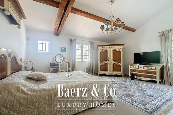 photo 10 beautiful villa with pool, garage