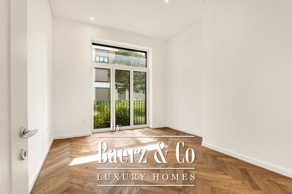 photo 7 Luxury Living in a Ground-Floor 5-Room Apartment at Ljubljana