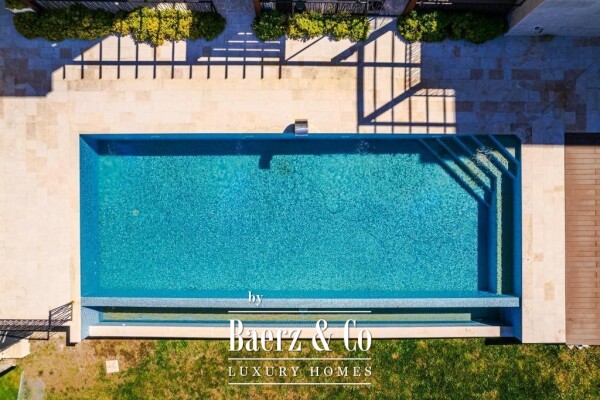 photo 4 Apartment in a Complex with a Pool in Sveti Stefan