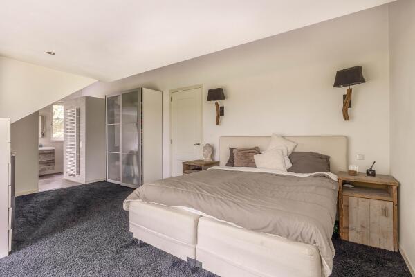 photo 33 Hoevensestraat 10