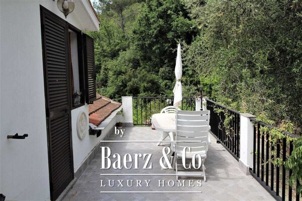 photo 2 2 x Villa for sale 350 m² (ca. 1975) + 125 m² (2006)