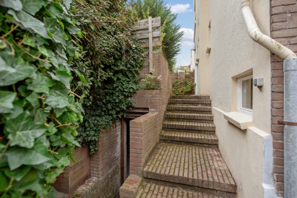 photo 29 Van Dorpstraat 4