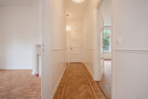 photo 46 Van Dorpstraat 4