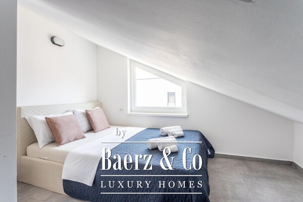 photo 9 Rogoznica, Zečevo, house with 4 apartments and a basement, 366.81 m²