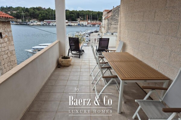 photo 31 Brač, Milna - semi-detached stone house with restaurant, first row to the sea