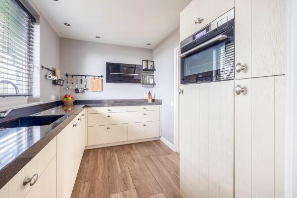 photo 14 Parallelweg 2