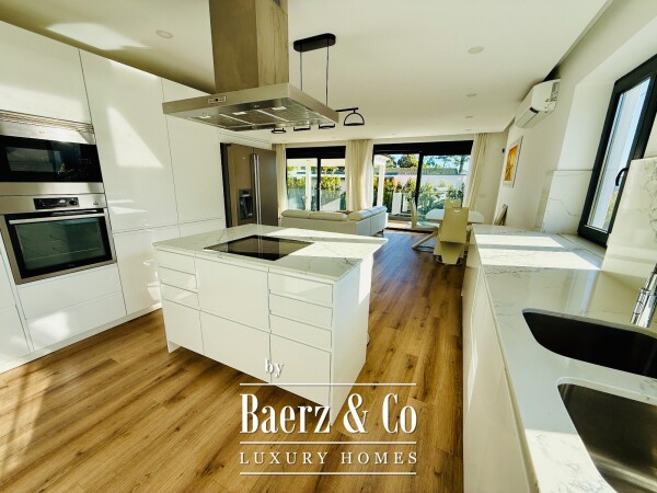 photo 16 4 bedroom house with heated swiming pool garden and garage in Sintra