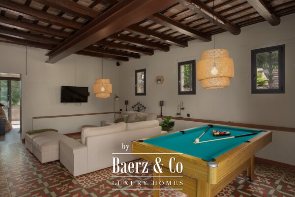 photo 8 Exceptional 18th century masia with tourist licence in Amer.