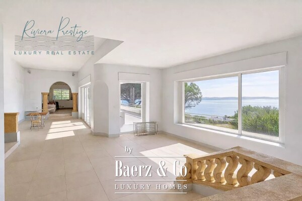 photo 5 Character property with panoramic sea views over the Gulf of Saint-Tropez