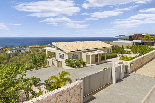 photo 1 Crown West 239