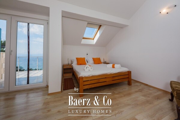 photo 11 Brač, Splitska, villa with pool first row to the sea, 180 m²