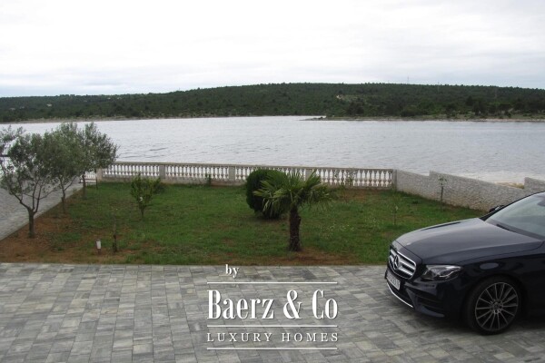 photo 21 Kruševo, Crna Punta, beautiful house first row to the sea with three residential units