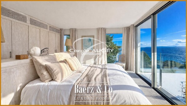 photo 16 IBIZA   Roca Llisa   Villa suspended above the sea