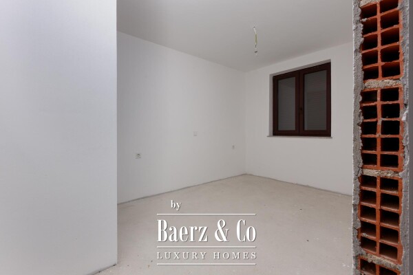 photo 10 House, Kras, beautiful house with 4 apartments and spacious garden