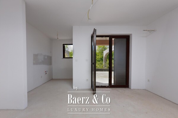 photo 34 House, Kras, beautiful house with 4 apartments and spacious garden