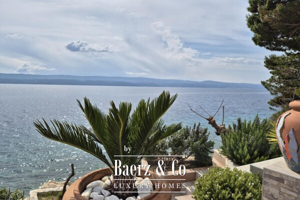 photo 23 Omiš, Stanići, exclusive villa first row to the sea