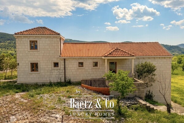 photo 4 Brač, Nerežišća, a stone villa on a spacious plot of 28,122 m².