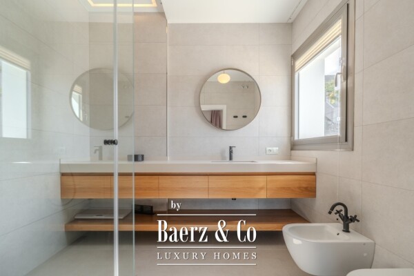 photo 54 VERY SPACIOUS 5 BEDROOM VILLA IN ROQUE DEL CONDE