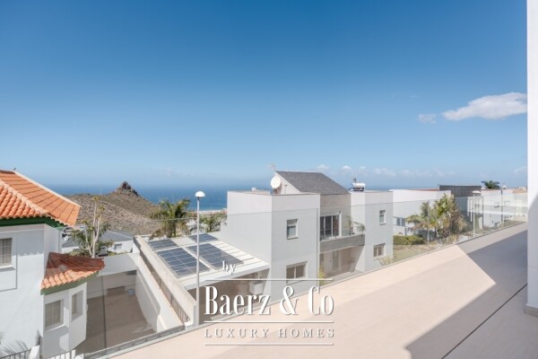 photo 58 VERY SPACIOUS 5 BEDROOM VILLA IN ROQUE DEL CONDE